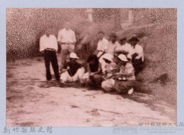 龍瑛宗翻拍照238：出遊合照藏品圖，第1張