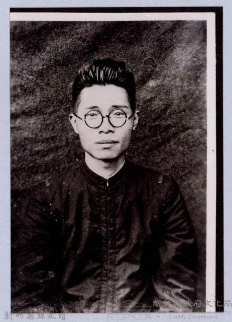 龍瑛宗翻拍照48：男性半身個人照2藏品圖，第1張