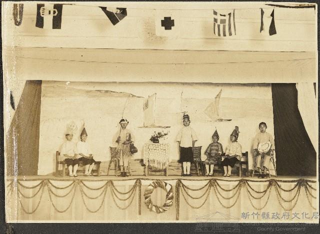 日據時代國小遊藝會活動照片藏品圖，第1張