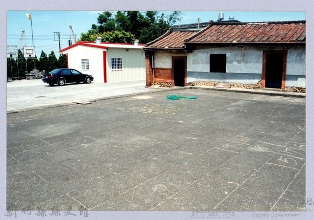2001 吳濁流文藝營1-13劉氏雙堂屋廂房藏品圖，第1張