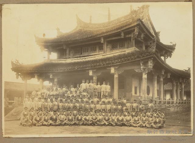 劉興熙日本遊學團體大合照藏品圖，第1張