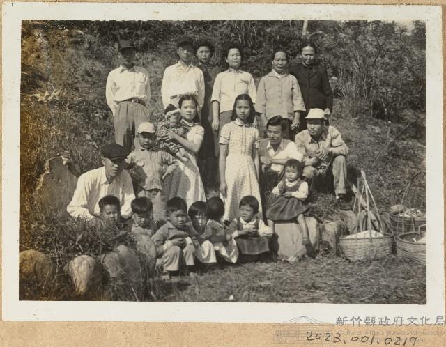 劉興熙家族焿寮坑清明掃墓照片藏品圖，第1張