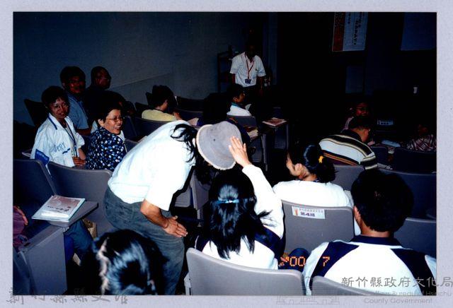 2001 吳濁流文藝營2-36「兒童文學的認識與創作」講座藏品圖，第1張