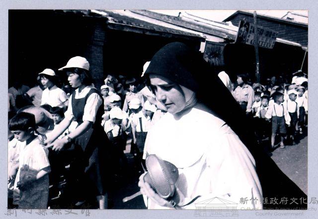 鄧雨賢相關照片98：修女3藏品圖，第1張