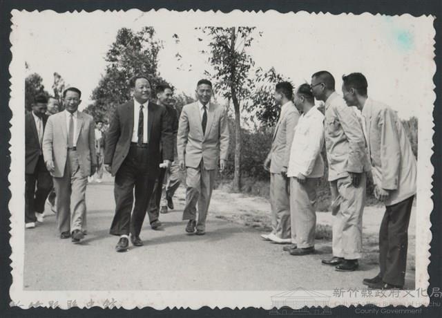 彭縣長出巡各市鎮：湖口鄉(一)湖中迎接彭縣長藏品圖，第1張