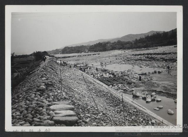鳳山溪新埔堤防復原工程(堤防復原185M)-施工中1藏品圖，第1張