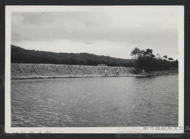 鳳山溪雲南堤防復原工程(堤防復原60M)-施工中藏品圖，第1張
