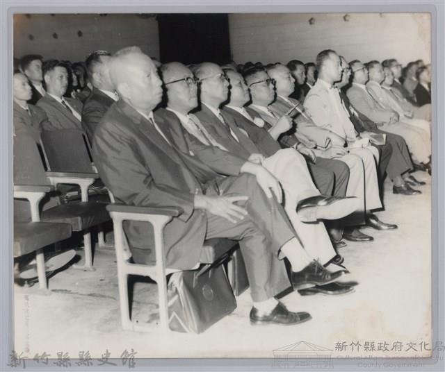 各縣市長於典禮時留影藏品圖，第1張