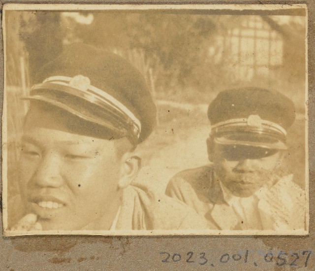劉興熙與羅慶堃合照藏品圖，第1張