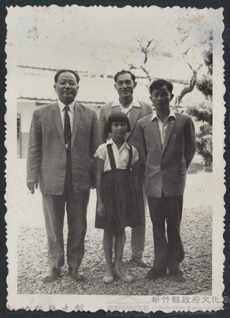 彭縣長出巡各市鎮：石光國校藏品圖，第1張