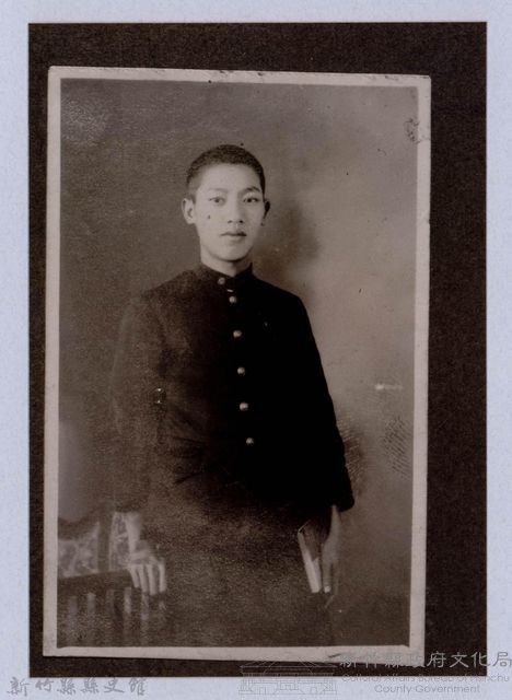 龍瑛宗翻拍照227：學生個人照44藏品圖，第1張