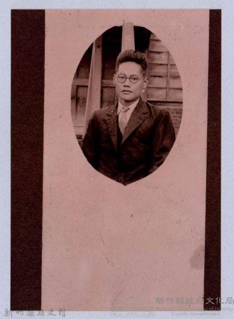 龍瑛宗翻拍照172：男性個人照3藏品圖，第1張