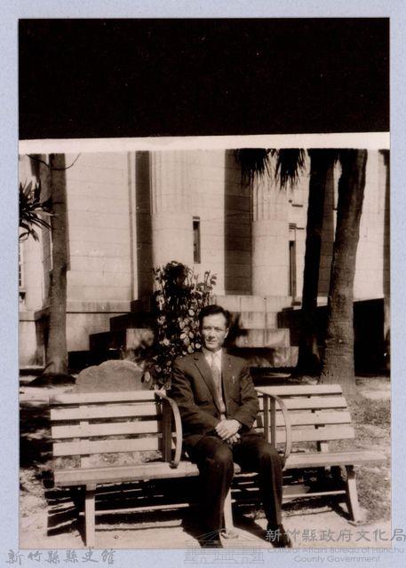 龍瑛宗翻拍照132：男性個人照1藏品圖，第1張