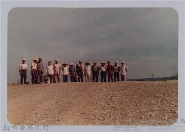 林保仁縣長主政照片：頭前溪剷除高莖作物-11藏品圖，第1張