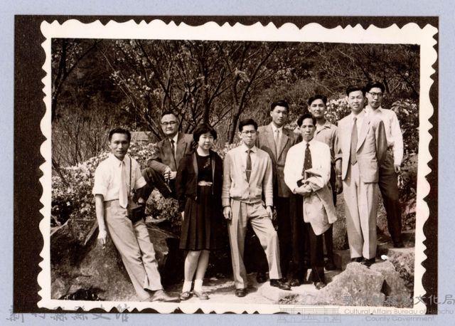 龍瑛宗翻拍照302：龍瑛宗與友人合影68藏品圖，第1張