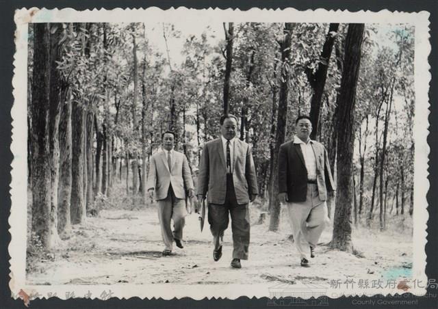 彭縣長出巡各市鎮：新埔鎮(一)義民庙後山藏品圖，第1張