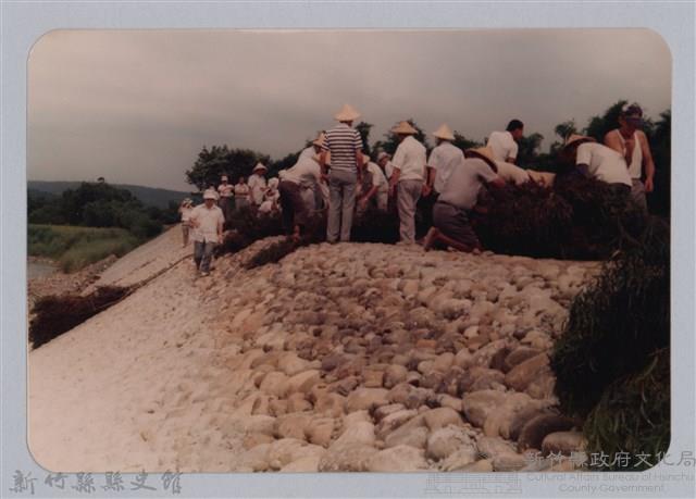 林保仁縣長主政照片：新竹縣新埔鎮六十七年度防汛演習-15藏品圖，第1張