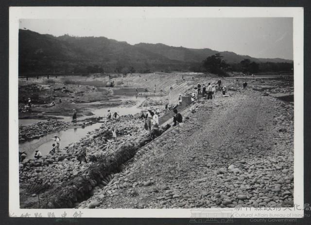 鳳山溪石岡子堤防復原工程(堤防復原389M丁埧復原2座)-施工中1藏品圖，第1張