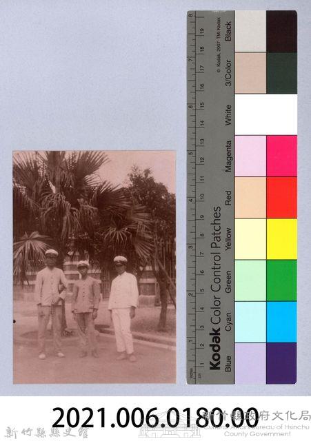 龍瑛宗翻拍照180：龍瑛宗與友人合影39藏品圖，第2張