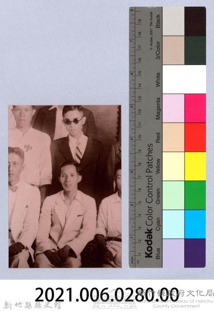 龍瑛宗翻拍照280：龍瑛宗與友人合影58藏品圖，第2張