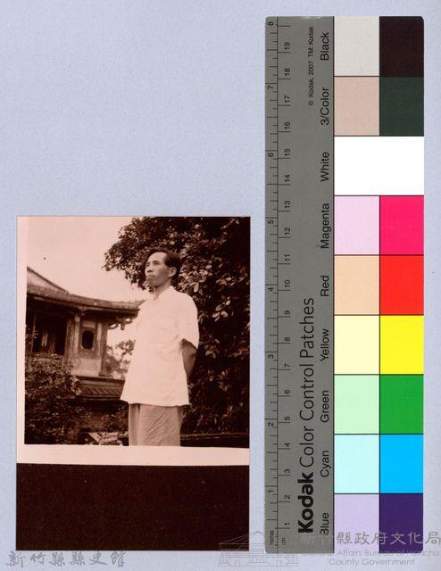 龍瑛宗翻拍照91：龍瑛宗個人照10藏品圖，第2張