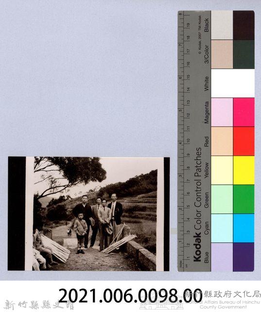 龍瑛宗翻拍照98：龍瑛宗與友人合影6藏品圖，第2張