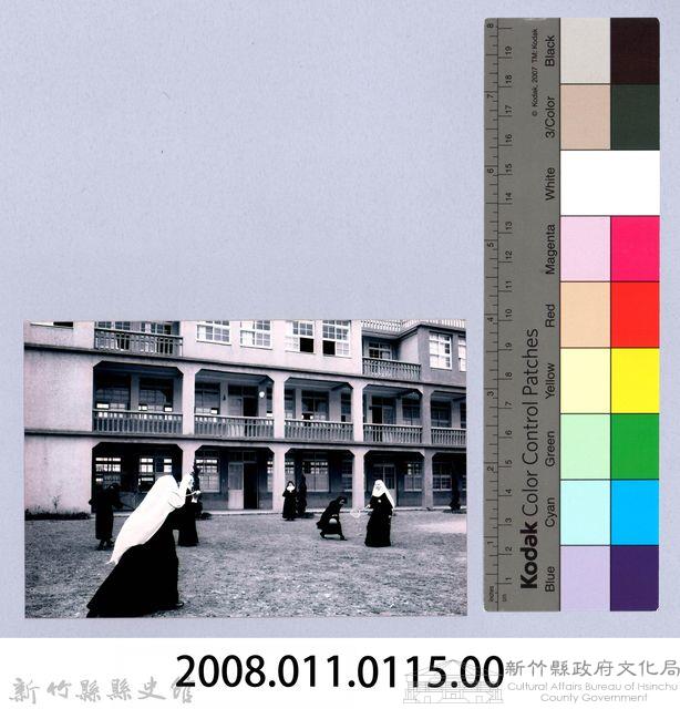 鄧雨賢相關照片106：打羽球的修女1藏品圖，第2張