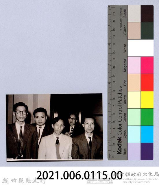 龍瑛宗翻拍照115：龍瑛宗與友人合影17藏品圖，第2張