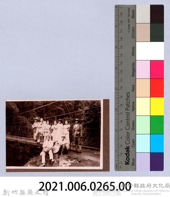 龍瑛宗翻拍照265：龍瑛宗與友人合影53藏品圖，第2張