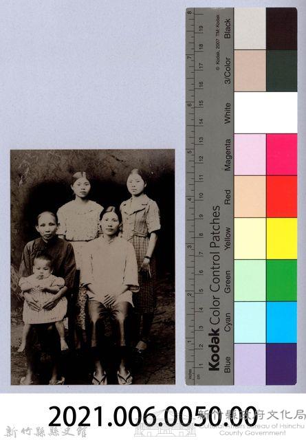 龍瑛宗翻拍照50：全家福1藏品圖，第2張