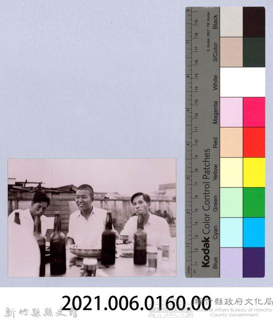 龍瑛宗翻拍照160：龍瑛宗與友人合影36藏品圖，第2張