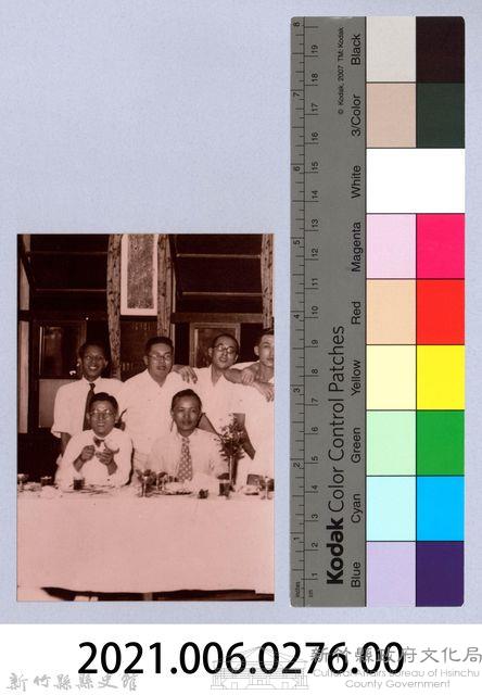 龍瑛宗翻拍照276：龍瑛宗與臺灣銀行同事合影2藏品圖，第2張