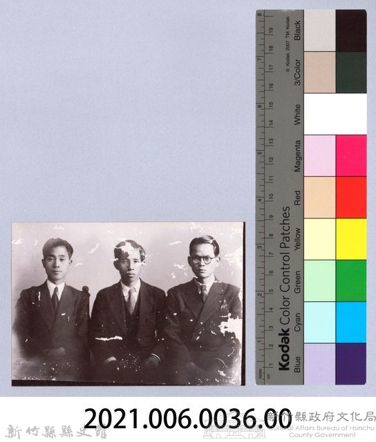 龍瑛宗翻拍照36：龍瑛宗與友人合照6藏品圖，第2張