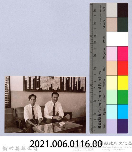 龍瑛宗翻拍照116：龍瑛宗與合作金庫同事合影3藏品圖，第2張