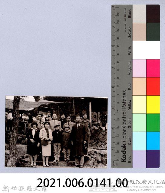 龍瑛宗翻拍照141：龍瑛宗與友人合影29藏品圖，第2張