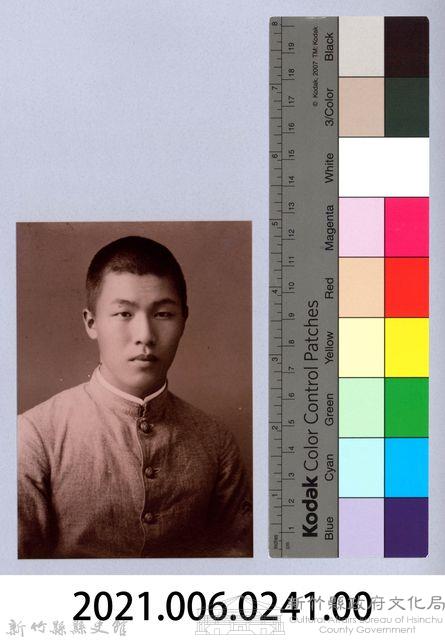 龍瑛宗翻拍照241：男性個人照9藏品圖，第2張
