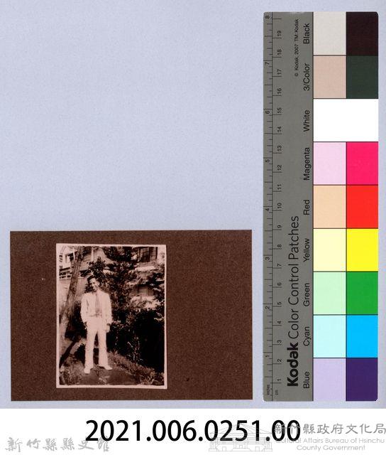 龍瑛宗翻拍照251：龍瑛宗個人照27藏品圖，第2張