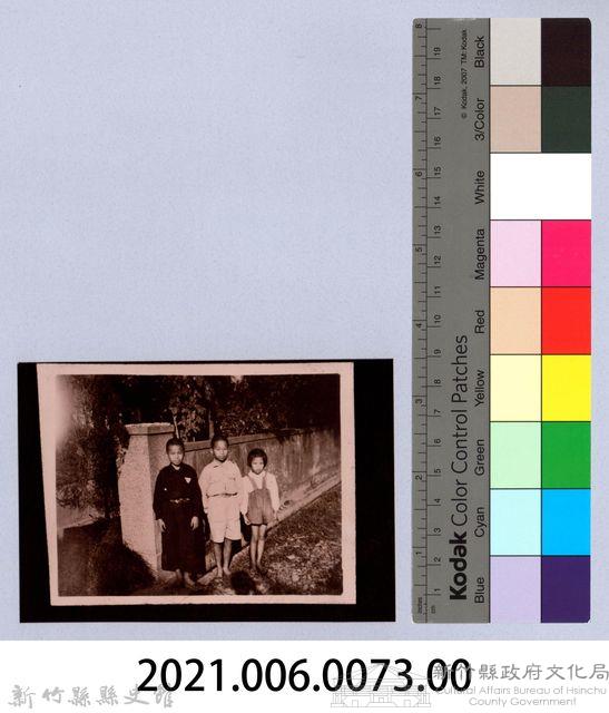 龍瑛宗翻拍照73：孩童合照藏品圖，第2張