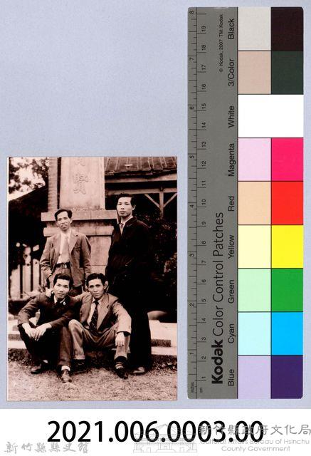 龍瑛宗翻拍照3：龍瑛宗與友人合照1藏品圖，第2張