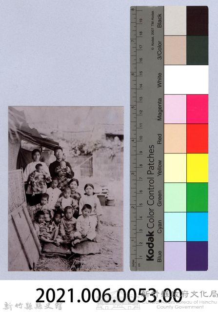 龍瑛宗翻拍照53：全家福2藏品圖，第2張