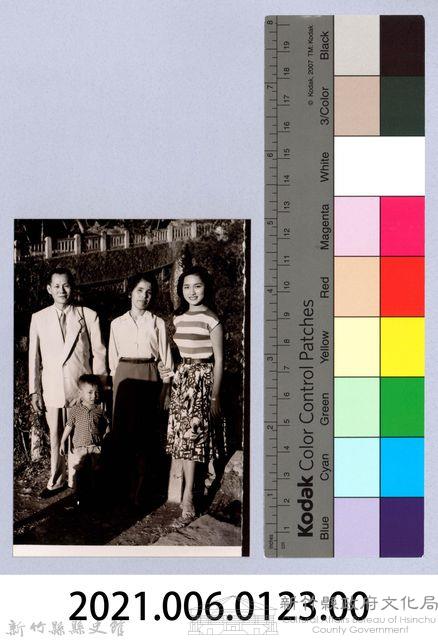 龍瑛宗翻拍照123：友人合影藏品圖，第2張