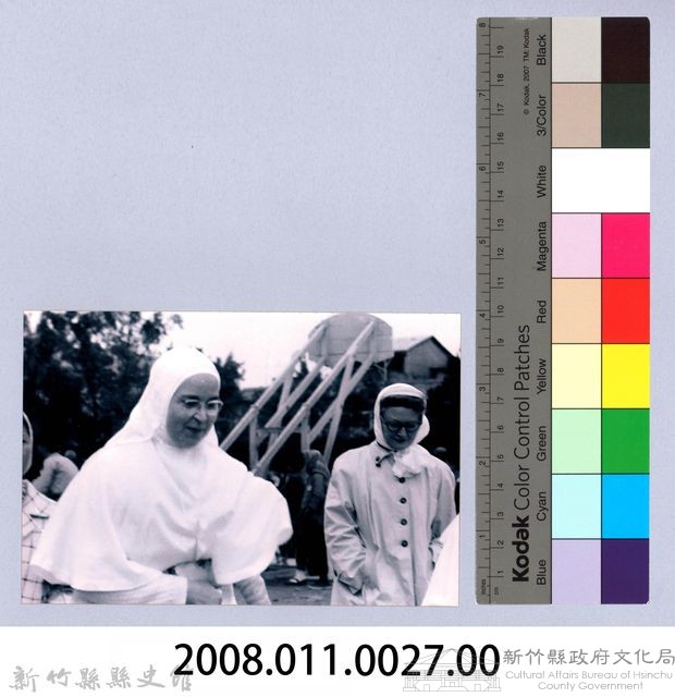 鄧雨賢相關照片18：修女藏品圖，第2張