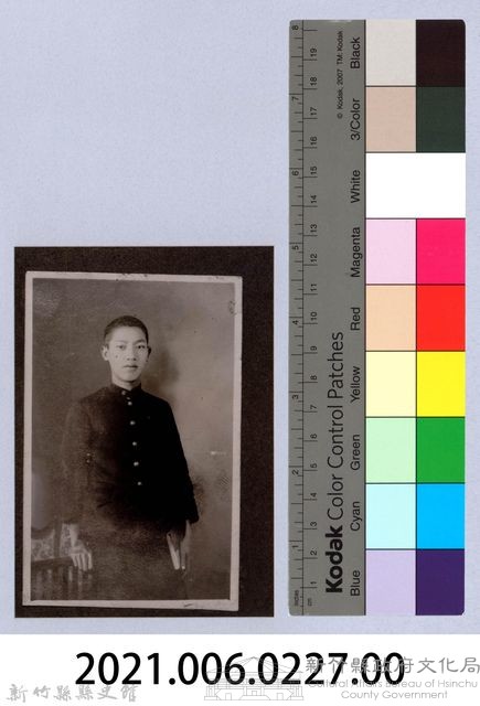 龍瑛宗翻拍照227：學生個人照44藏品圖，第2張
