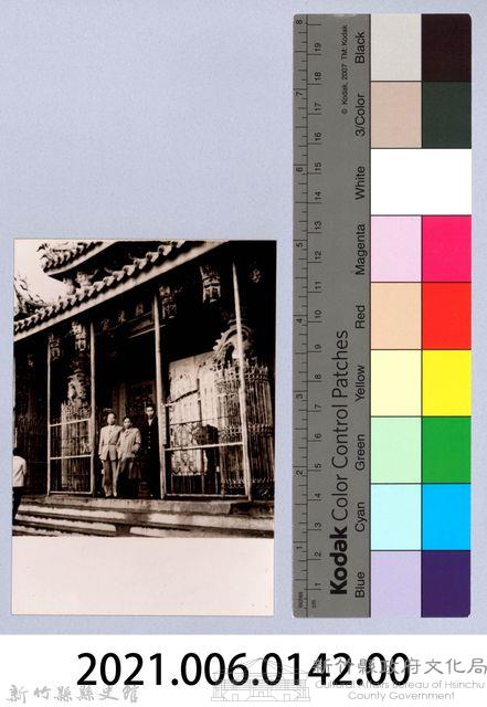 龍瑛宗翻拍照142：龍瑛宗與友人合影30藏品圖，第2張