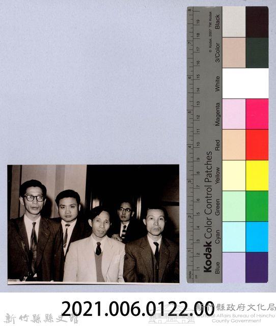 龍瑛宗翻拍照122：龍瑛宗與友人合影19藏品圖，第2張