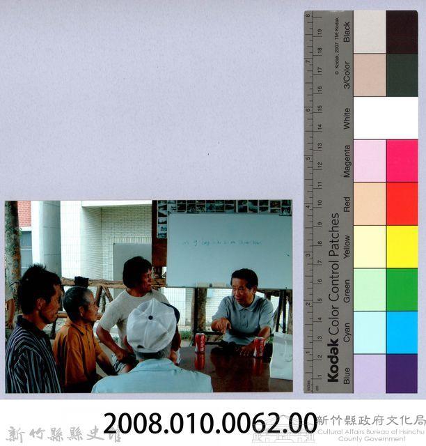 林柏燕老師與族人藏品圖，第2張