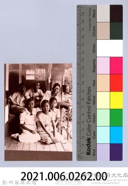 龍瑛宗翻拍照262：龍瑛宗與友人合影50藏品圖，第2張