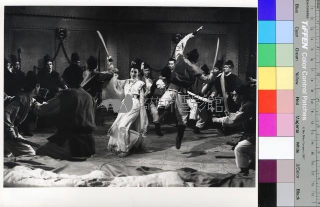 愛奴(黑白)藏品圖，第1張