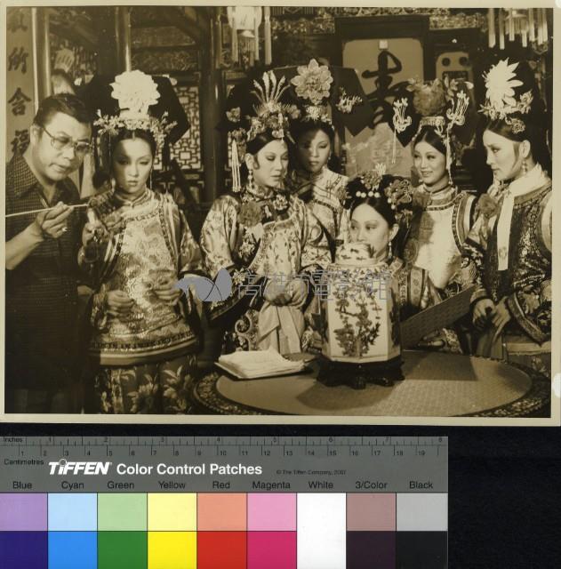 傾國傾城拍片現場藏品圖，第1張