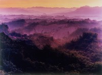 草山月世界全景的圖片